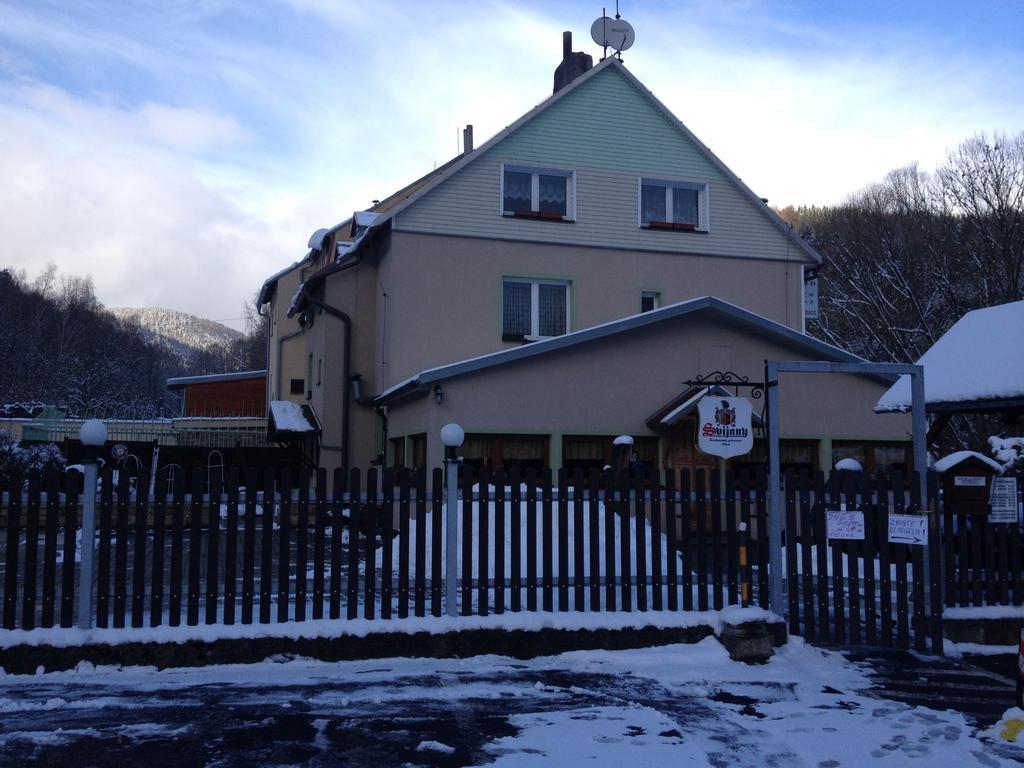 Penzion54 & Restaurace Ostrov  Exteriör bild